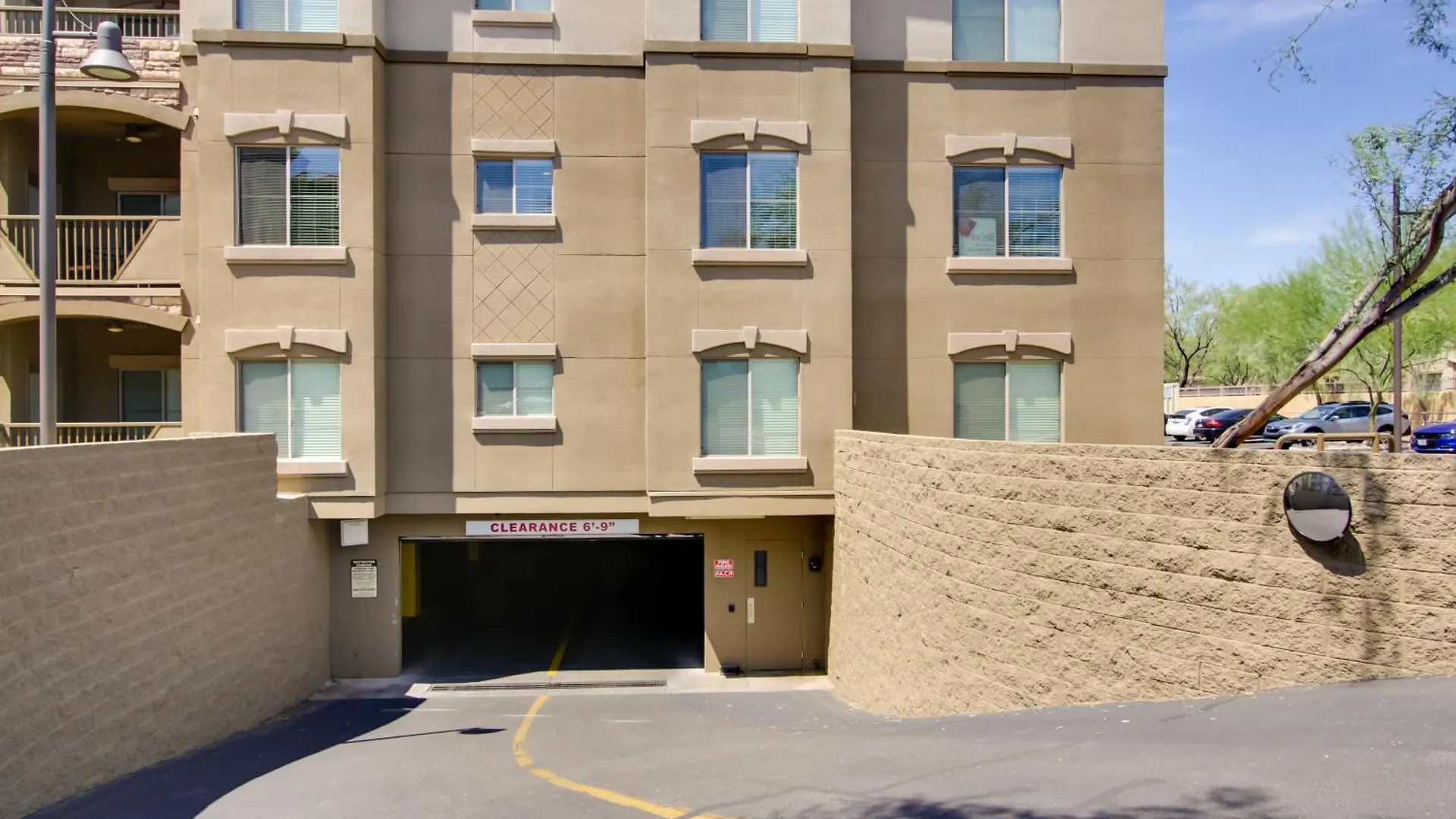 Apartman Mid-Century Modern Phoenix Condo, Walk To High St!