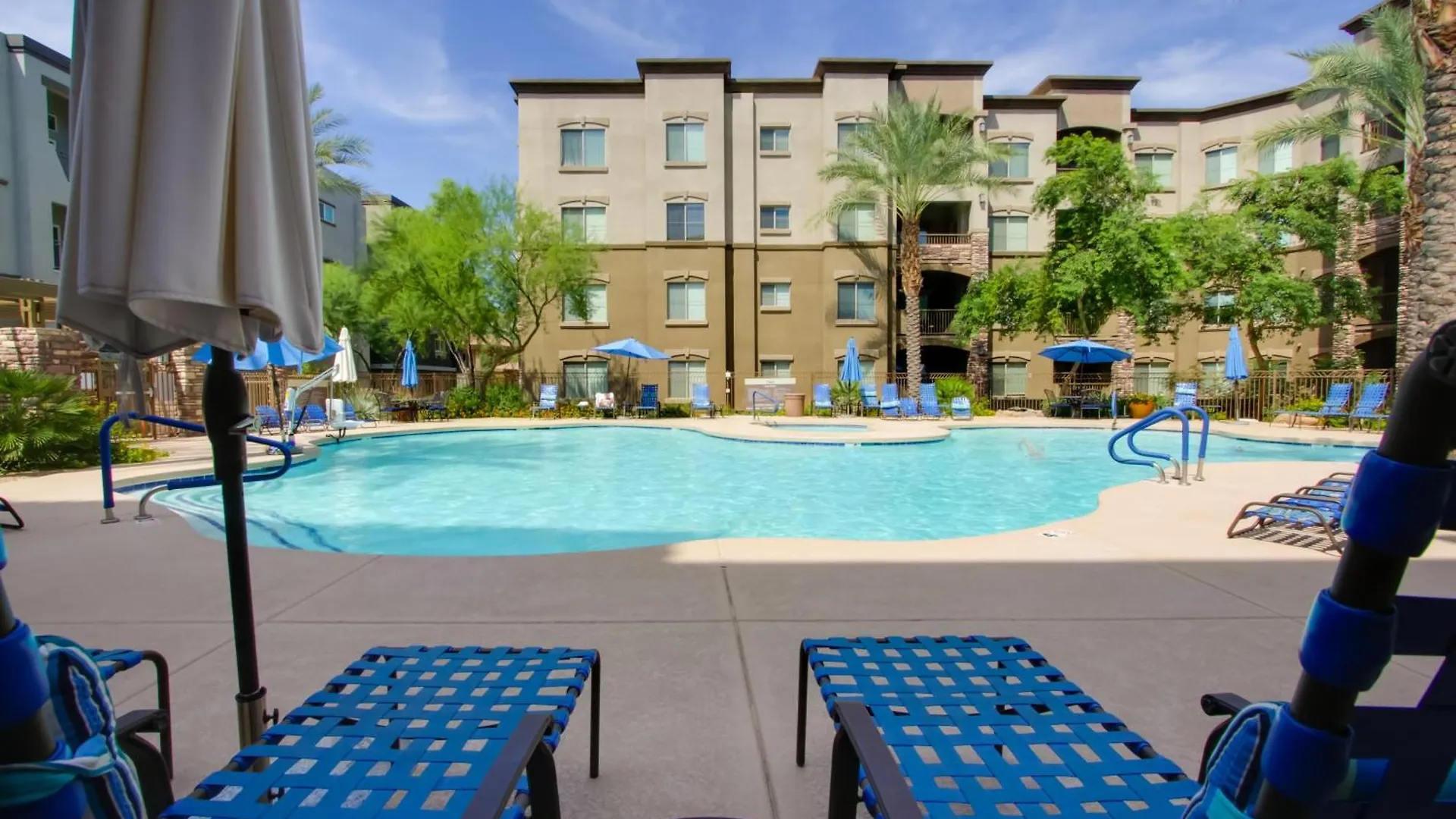 Apartman Mid-Century Modern Phoenix Condo, Walk To High St!