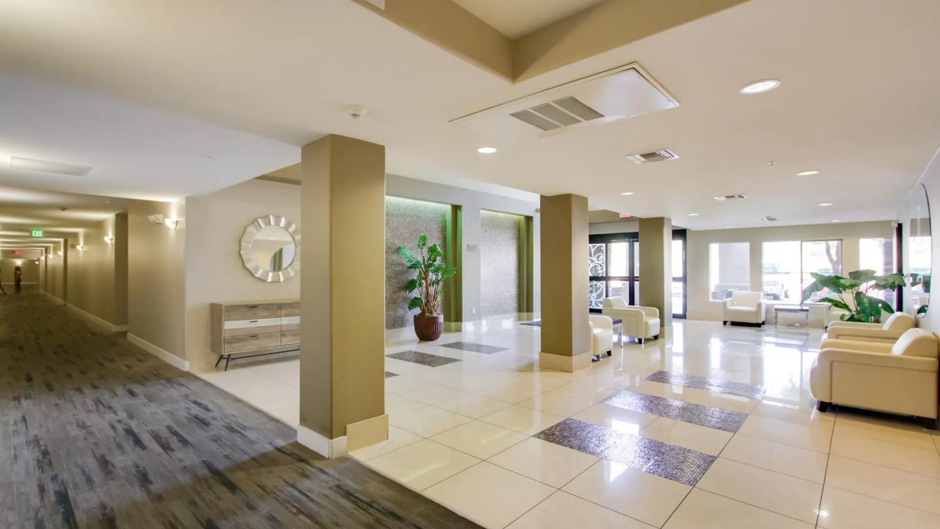 Mid-Century Modern Phoenix Condo, Walk To High St! 0*,