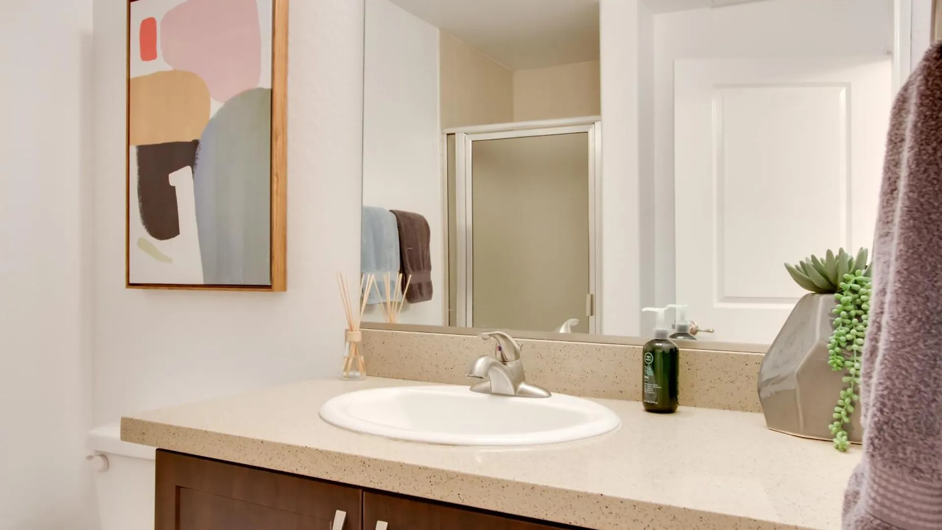 Mid-Century Modern Phoenix Condo, Walk To High St!